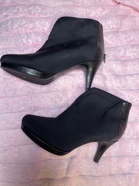 Women's Black Heeled Ankle Booties - Sleek Dress Boot